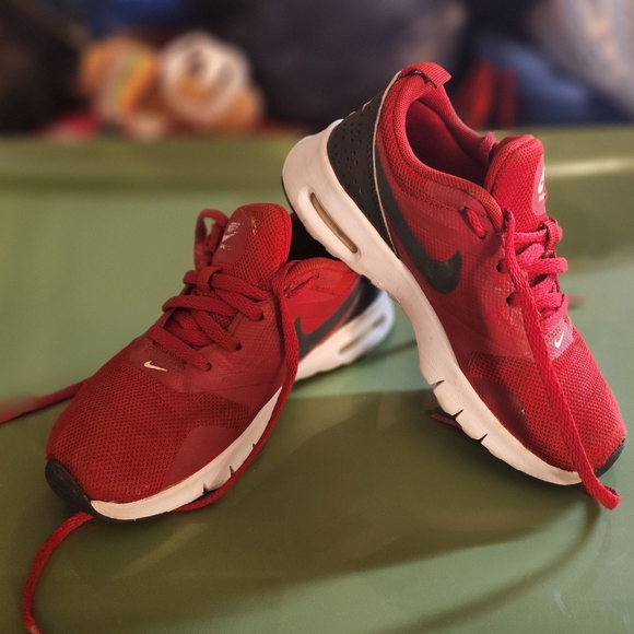 Used Nike Kid Shoes - Picture 2 of 3